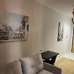 Warsaw Home Suites Apartman *