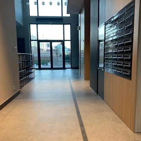 Warsaw Home Suites 아파트 *