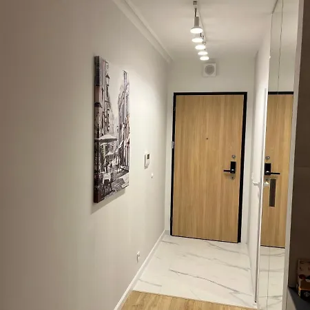 Warsaw Home Suites アパート *