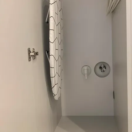 Warsaw Home Suites アパート